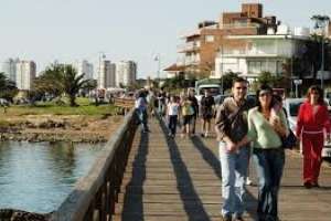 Fuerte movimiento de argentinos en Punta del Este por largo fin de semana en el vecino país