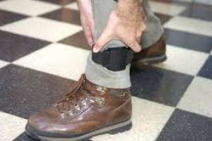 Tobilleras intentan alejarlos a mínimo de 400 metros por violencia doméstica