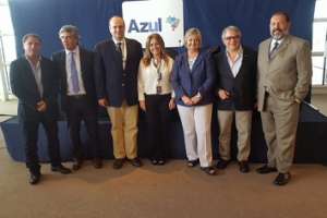 Arribó el vuelo inaugural de Azúl Líneas Aéreas: apuntan a fortalecer alianzas entre Brasil y Uruguay