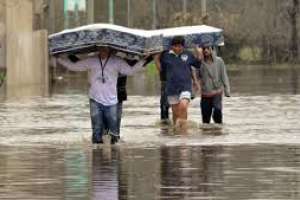 Recolectan ropa y alimentos en Maldonado para los afectados por las inundaciones