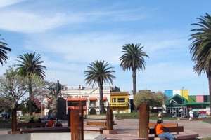 Preocupa el estado de la fuente de la plaza de Maldonado, piden solución