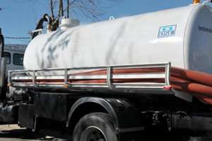 Los camiones con agua potable continúan a disposición de la población de Maldonado