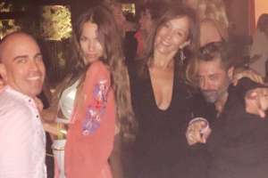 Pampita se divierte con el fernandino Charly San Martín