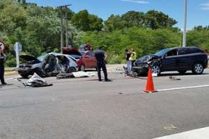 Dos muertos y una mujer grave en accidente a la entrada del Balneario Solis