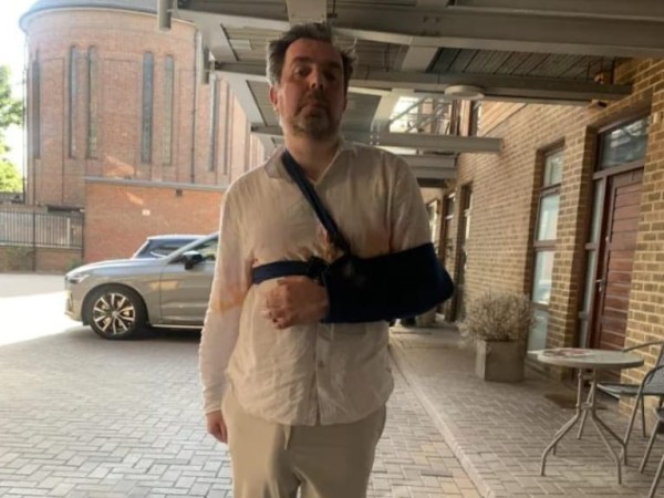 Se resbaló en la ducha y terminó fracturado: el insólito accidente del hombre con el pene más grande del mundo