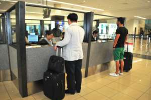 Migración prepara personal para implementar la tecnología biométrica en el control de accesos en el aeropuerto de Laguna del Sauce