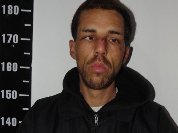 Volvió a su casa y encontró a un ladrón intentando entrar