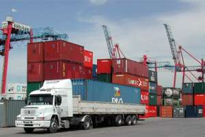 Transportistas de carga se movilizan y llegan a Maldonado