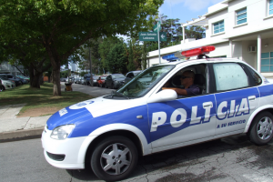 Borracho a contramano se estrelló contra un patrullero: está libre