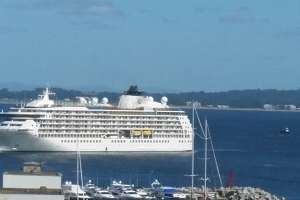 Está en Punta del Este el llamado "crucero de los millonarios" 
