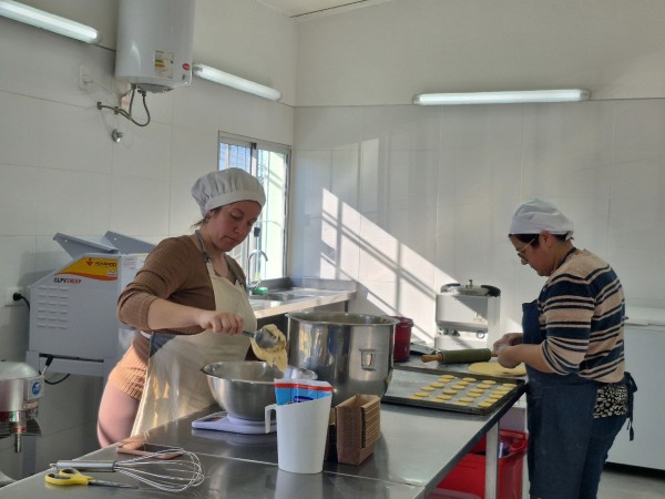 Lanzaron nuevo ciclo de capacitaciones en planta de elaboración del barrio Hipódromo