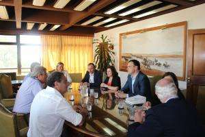 Intendente y autoridades recibieron a representantes del ayuntamiento de Lebrija