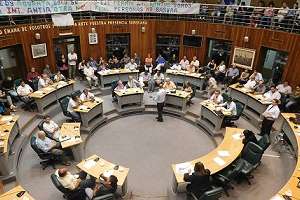 La Junta aprobó, luego de acalorada discusión, la expropiación de terrenos y el uso de los recursos del Fondo de Gestión Territorial