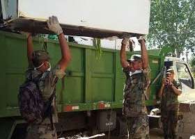 Amenazaron a soldados que trabajan en campaña contra el dengue: ahora lo hacen con custodia policial
