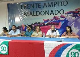 Xavier hace campaña en Maldonado para las internas del Partido Socialista
