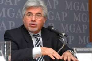 Ministro Aguerre participa en congreso agropecuario en Punta del Este