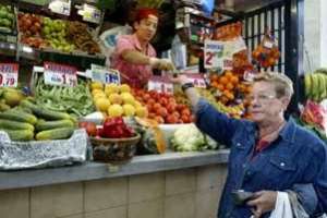 El comercio minorista afirma que los mayoristas y las grandes superficies son los que determinan los precios