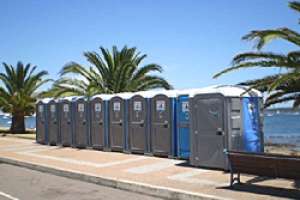 Empresario se hace cargo del costo de un baño para trabajadores del transporte