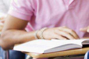 Se firma acuerdo para que el Centro de Lenguas Extranjeras use instalaciones de la IDM