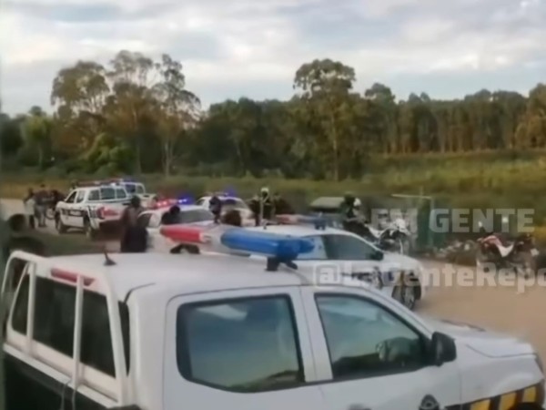 Un motociclista fue detenido luego de realizar gestos obscenos y circular a contramano, sin casco y sobre la vereda