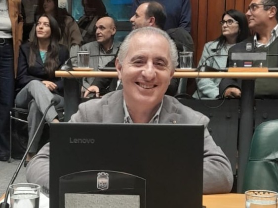 “Cuando el partido más los precisó no estuvieron”: Elinger cuestionó designaciones de Álvez y Flores