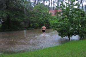 Crece el número de evacuados en todo el país al tiempo que en Maldonado el intendente Antía recorrió zonas afectadas por las inundaciones