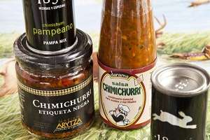 Intentó robar cuatro botellitas de chimichurri y espera detenido ir al juzgado