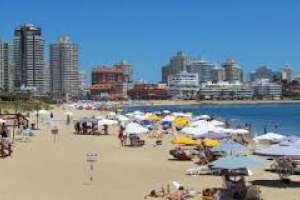 Prevén crecimiento de 6,5% en el ingreso de turistas, con más argentinos y menos brasileños.