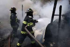 Bomberos combatió incendio en Los Eucaliptus