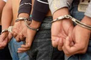 Tres detenidos sospechados de traficar con drogas