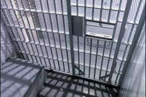 A la cárcel el individuo que fue capturado usando ropa que había hurtado