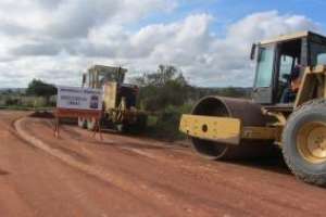 Realizan obras para recuperar la caminería rural en San Carlos