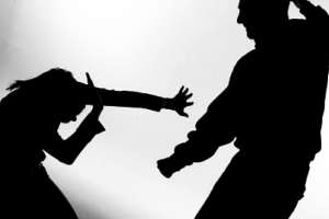 Tenía captura pendiente pero fue detenido cuando volvió a acosar a su ex