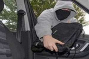 Hombre sorprendido robando de una camioneta fue procesado