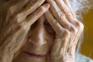 Octogenaria enfrentó a ladrón motorizado que intentó asaltarla