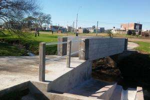 Concluyeron el nuevo puente peatonal en el barrio San Francisco
