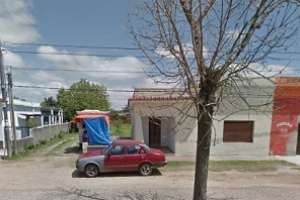 Atraparon a un hombre que, borracho, robó en un carro de comidas