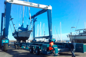 Nuevo equipamiento de 400.000 dólares potencia servicio de mantenimiento y varado en puerto de Piriápolis