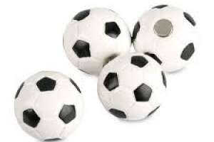 Cuatro pelotas de fútbol lo llevaron a la cárcel