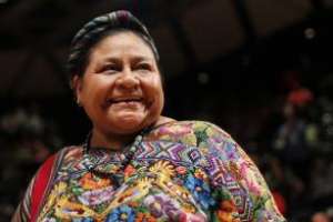 IDM reconocerá a Rigoberta Menchú por su labor en DDHH