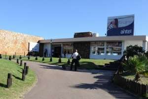 Estudiantes y egresados de la escuela “Pedro Figari” de la UTU fueron recibidos en la Junta