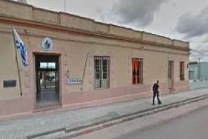 Una mujer y dos hombres ebrios protagonizaron incidentes en un bar de Aiguá y se desacataron con la policía