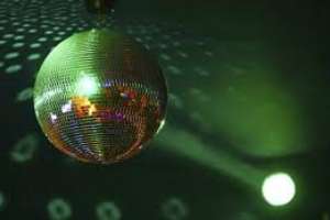 Piden conducir sin drogas ni alcohol en la Noche de la Nostalgia