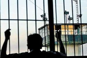 Se paseaba usando los efectos que había robado, lo vio la policía y ahora marchó a prisión