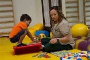 Charla en Maldonado sobre terapia ocupacional para Trastornos del Espectro Autista (TEA)