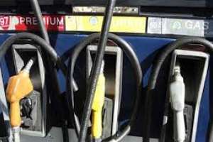 Estaciones de servicio analizan parar la venta de combustible por dos o tres días