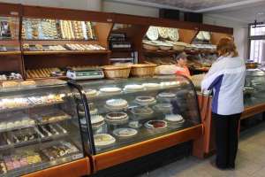 Se investiga rapiña a panadería en San Carlos.