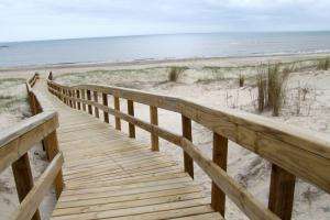 Construirán una estructura de madera para la Parada 36 de Playa Mansa