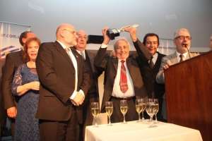 Luis Sader recibió el premio “Sol de Oro” otorgado por la CAMTUR