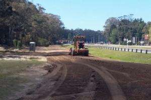 Se trabaja en la reparación de calles en zona del Club del Lago